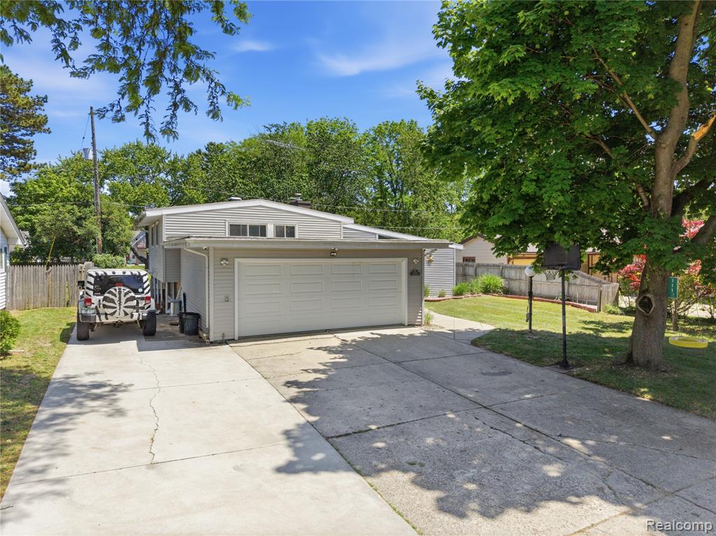 1112 E Washburn Place, Saginaw MI 48602 2977 photo 1