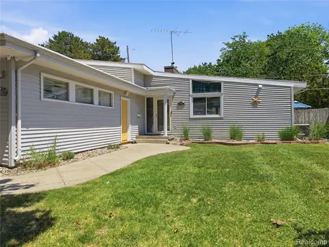 1112 E Washburn Place, Saginaw MI 48602 2977 photo 3