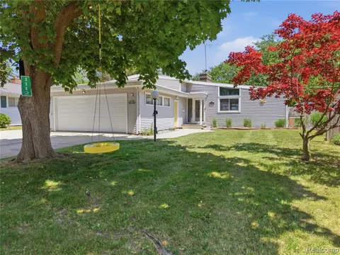 1112 E Washburn Place, Saginaw MI 48602 2977 photo 5