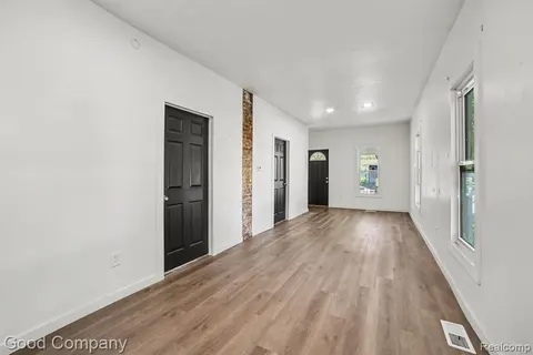 701 11th Street, Bay City MI 48708 6410 photo 3