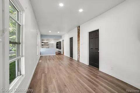 701 11th Street, Bay City MI 48708 6410 photo 4