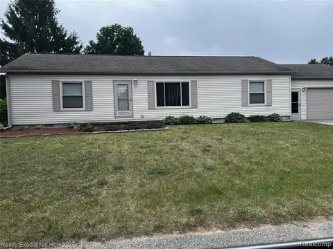 2304 Mark Street, Croswell MI 48422 9640 photo 3