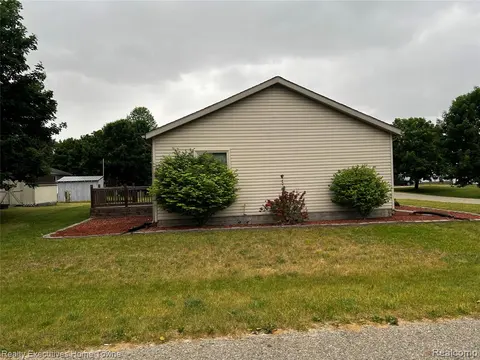 2304 Mark Street, Croswell MI 48422 9640 photo 4