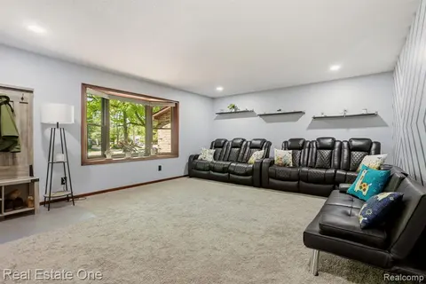 6218 Sturgeon Creek Parkway, Midland MI 48640 2276 photo 5