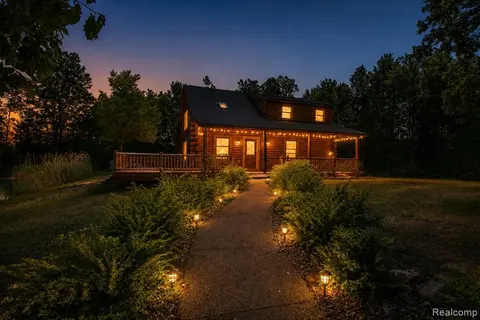 5432 N 7 Mile Road, Pinconning MI 48650 photo 1