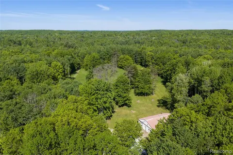2091 N Athey, Harrison MI 48625 photo 3