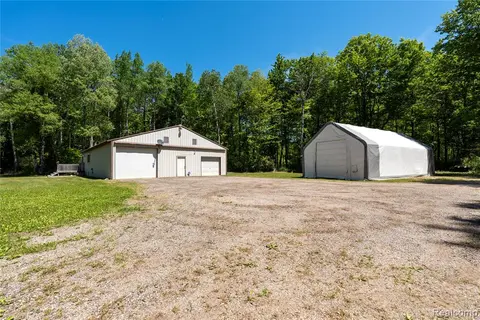 2091 N Athey, Harrison MI 48625 photo 4
