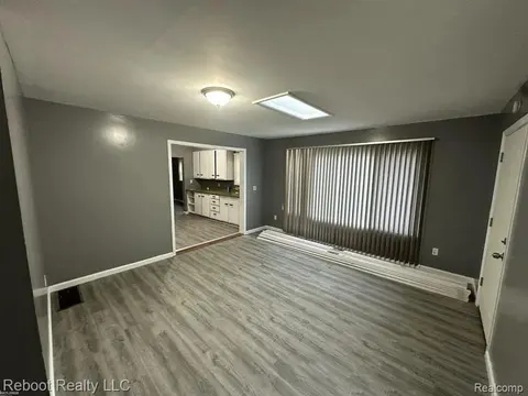3220 Roberts Street, Saginaw MI 48601 3136 photo 2