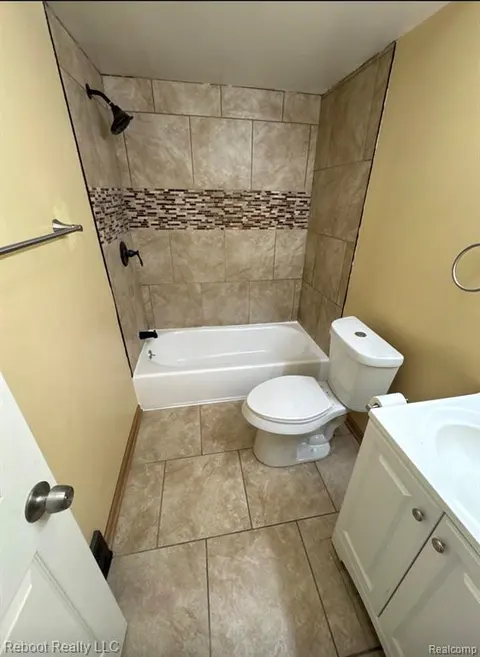 1617 Dillon Street, Saginaw MI 48601 1379 photo 3