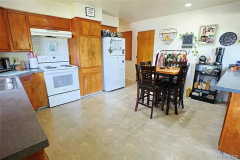 3401 Weiss Street, Saginaw MI 48602 3422 photo 5