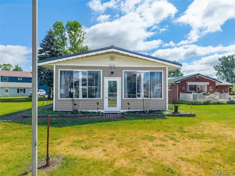 1656 S Riverside Drive, Au Gres MI 48703 9703 photo 1