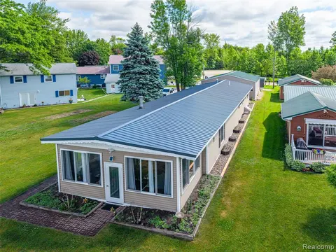 1656 S Riverside Drive, Au Gres MI 48703 9703 photo 2