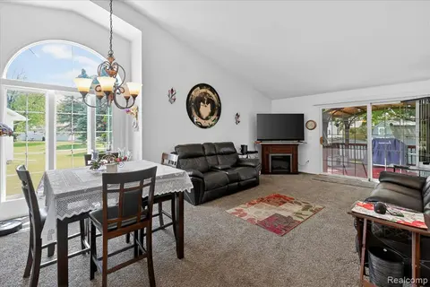6095 Foxwood Court, Saginaw MI 48638 7390 photo 5