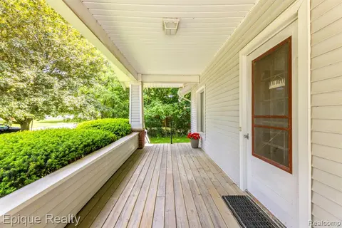 279 N Howard Avenue, Croswell MI 48422 1033 photo 4