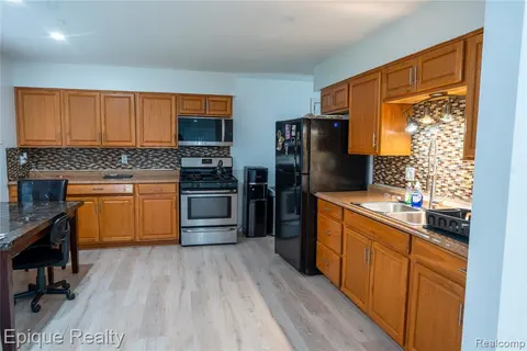 4149 Amelia Drive, Saginaw MI 48601 5004 photo 3