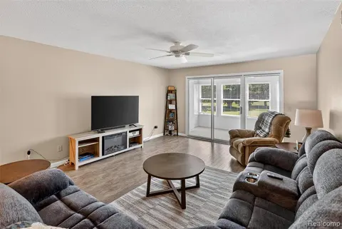 925 Kennely Road # 106, Saginaw MI 48609 6738 photo 3