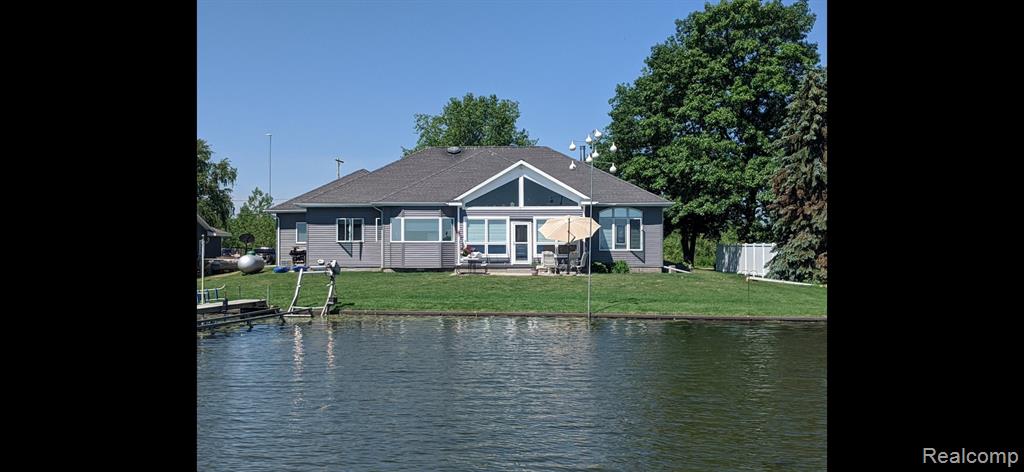 5871 Sandy Drive, Pinconning MI 48650 8318 photo 1