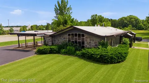 6093 Dixie Highway, Bridgeport MI 48722 9507 photo 3