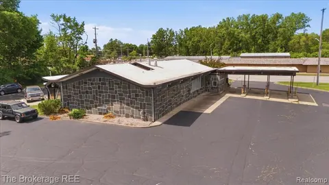 6093 Dixie Highway, Bridgeport MI 48722 9507 photo 5