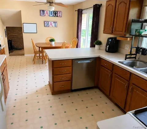 461 Craemer Drive, Frankenmuth MI 48734 1420 photo 3