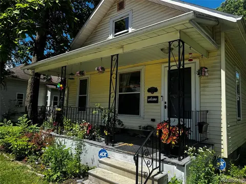 1308 W Genesee Avenue, Saginaw MI 48602 5144 photo 2