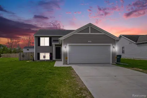 202 Creek Pointe Circle, Durand MI 48429 1668 photo 1