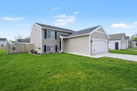 202 Creek Pointe Circle, Durand MI 48429 1668 photo 3