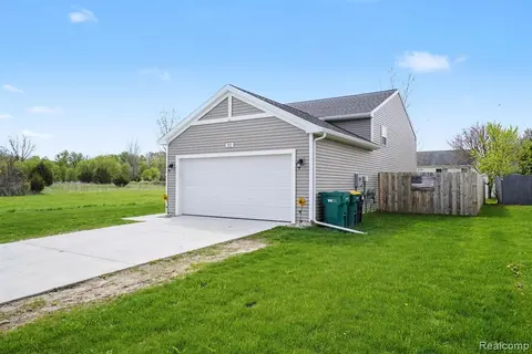 202 Creek Pointe Circle, Durand MI 48429 1668 photo 4