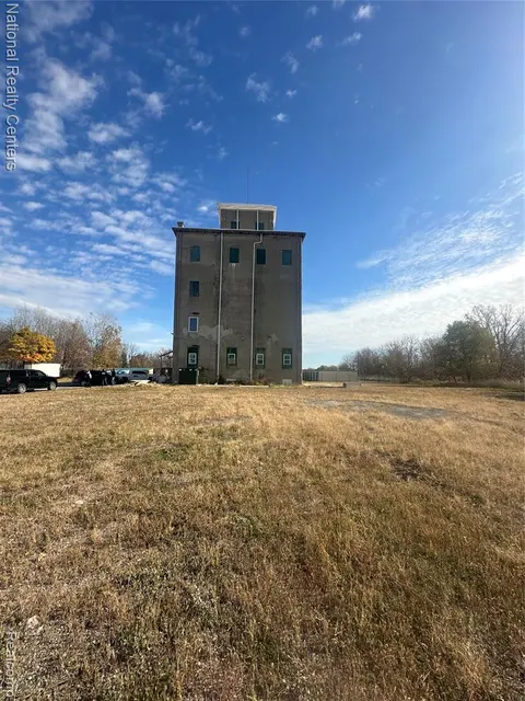 501 S Shiawassee Street, Owosso MI 48867 3443 photo 2
