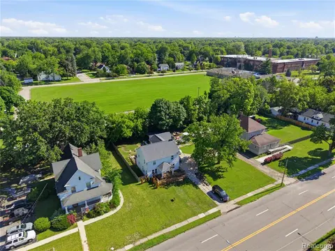 1624 Gratiot Avenue, Saginaw MI 48602 2631 photo 2