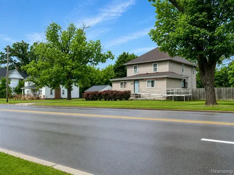 1610 Gratiot Avenue, Saginaw MI 48602 2631 photo 2