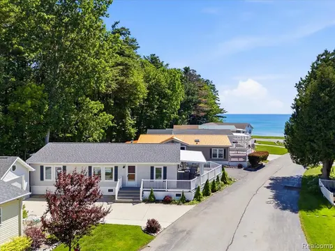 2545 Lakeshore Road, Applegate MI 48401 photo 2