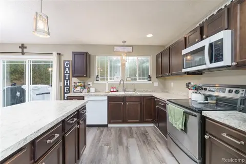 7047 Bennington Greens Drive, Owosso MI 48867 9123 photo 5