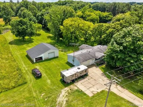 4585 Birch Run Road, Millington MI 48746 9427 photo 3