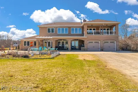 2235 S Lakeshore Road, Harbor Beach MI 48441 8910 photo 2
