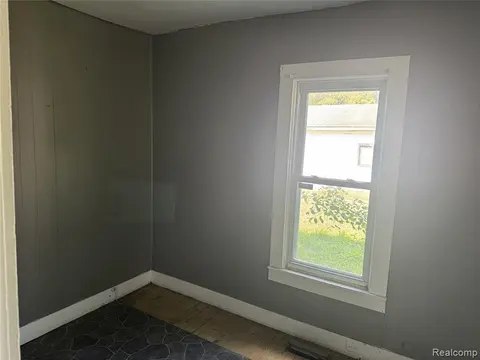 2418 Morris Street, Saginaw MI 48601 3946 photo 3