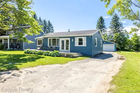 7520 Sunset Boulevard, Lexington MI 48450 9123 photo 4