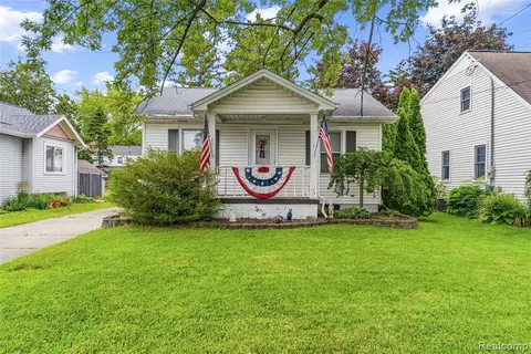 2018 Kollen Street, Saginaw MI 48602 2731 home for sale