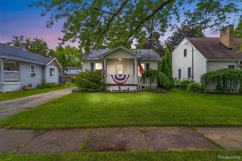 2018 Kollen Street, Saginaw MI 48602 2731 photo 2