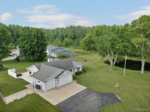 3334 E Freeland Road, Freeland MI 48623 9416 photo 4