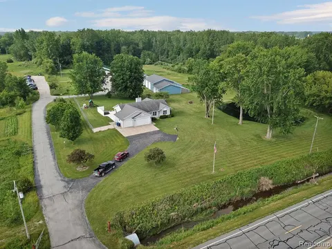 3334 E Freeland Road, Freeland MI 48623 9416 photo 5
