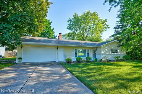 3825 Conklin Drive, Saginaw MI 48603 3186 photo 2