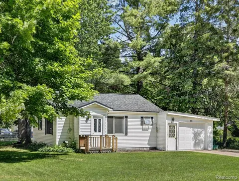 706 N Ionia Street, Gladwin MI 48624 1452 photo 3