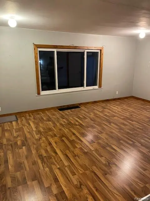 639 S 28th Street, Saginaw MI 48601 6547 photo 2