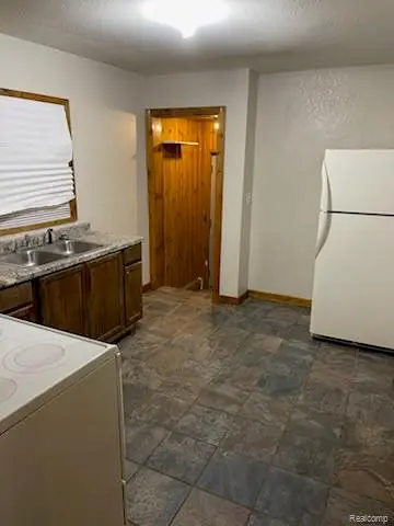 639 S 28th Street, Saginaw MI 48601 6547 photo 3