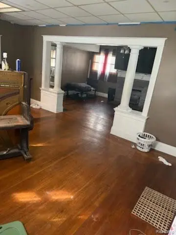 213 S Porter Street, Saginaw MI 48602 2323 photo 4