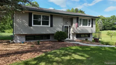 7915 Hillcrest Drive, Laingsburg MI 48848 9756 photo 2