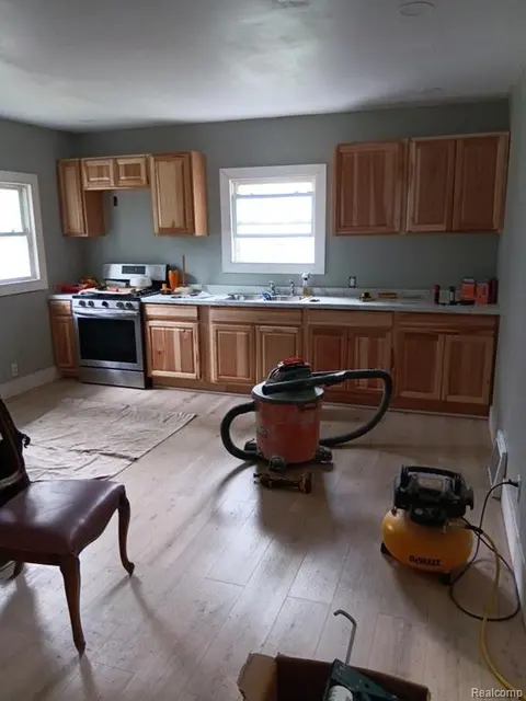 414 S Oakley Street, Saginaw MI 48602 2357 photo 2