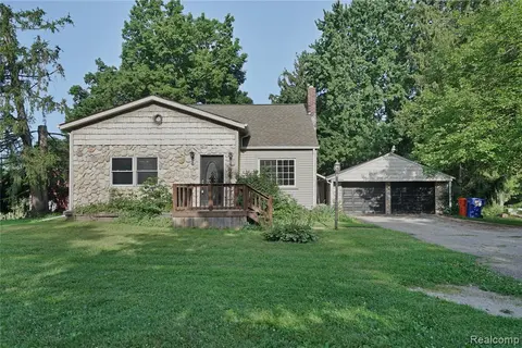 2476 Vandekarr Road, Owosso MI 48867 9129 photo 2