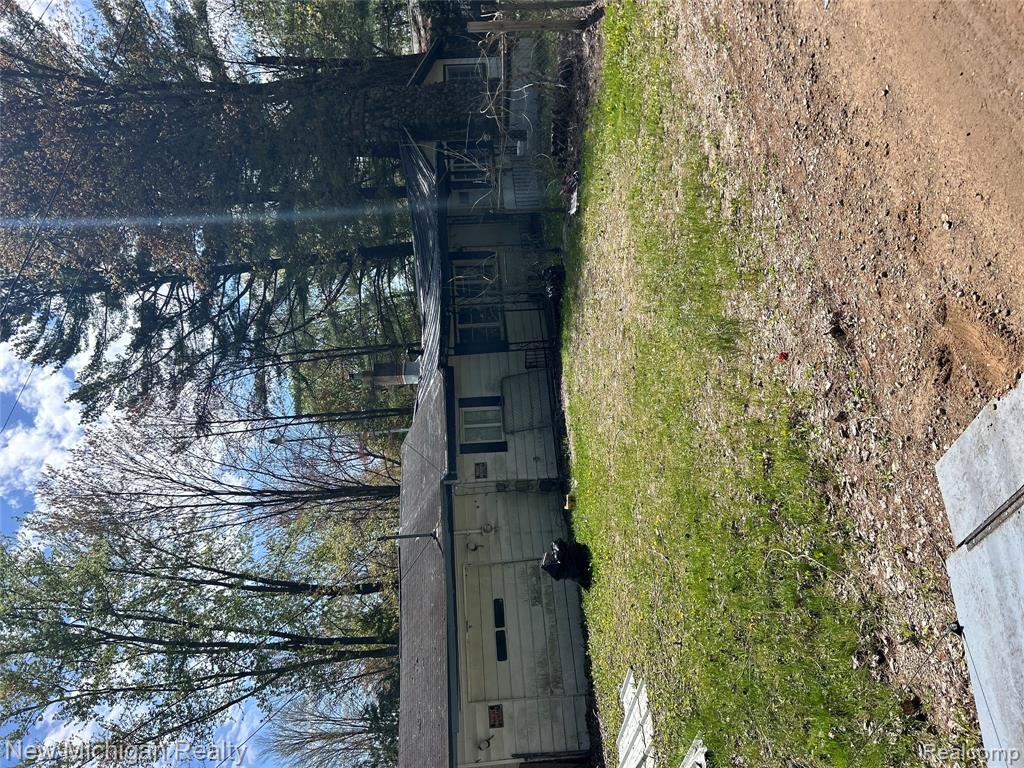 242 Hickory Street, Gladwin MI 48624 8395 photo 1